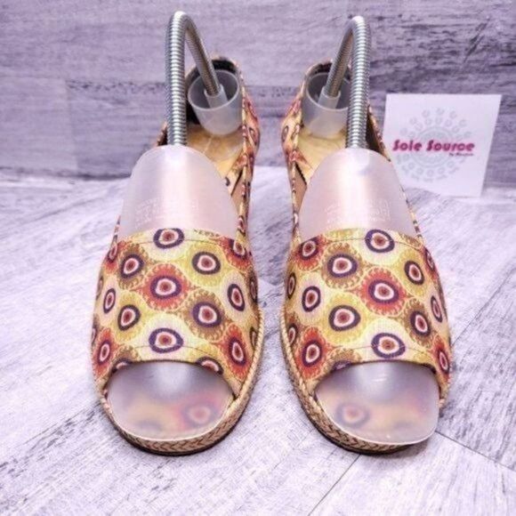 Stuart Weitzman Theodora & Callum Printed Peep Toe Wedge Yellow Red Women's 7.5 - Picture 2 of 9